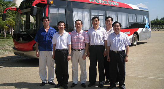 太阳成tyc7111cc与上海申沃合作纯电动大巴车海南跑车厂试车成功