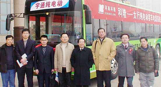 太阳成tyc7111cc与宇通合作纯电动大巴车在新乡公交路线上正式运营
